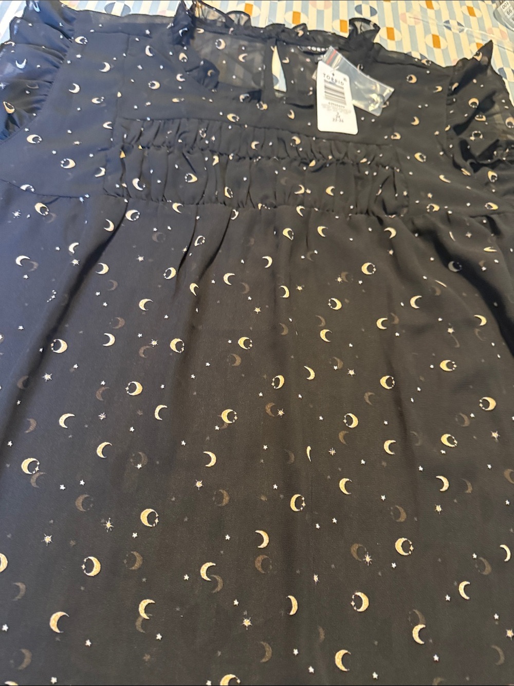 Torrid Sheer Moon & Stars Ruffle Blouse - Picture 6 of 8
